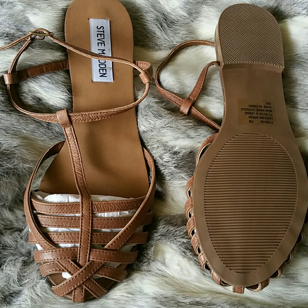 Sandals/ Flats